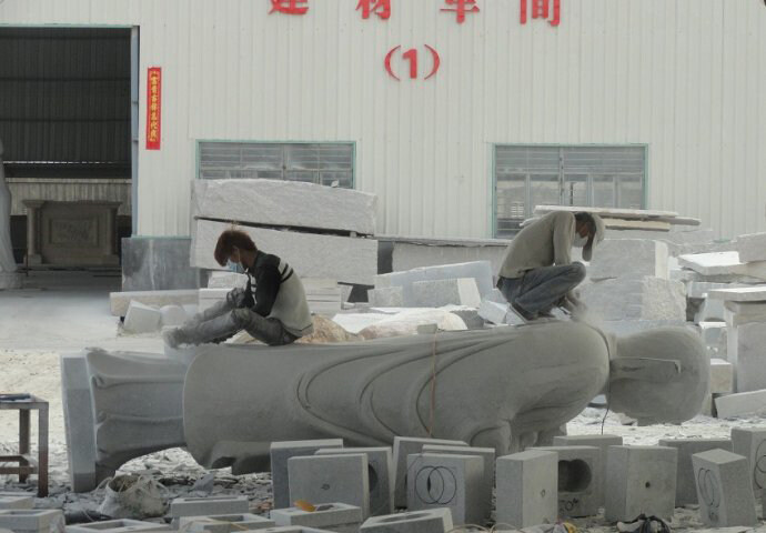 不锈钢雕塑的材质特点有哪些？